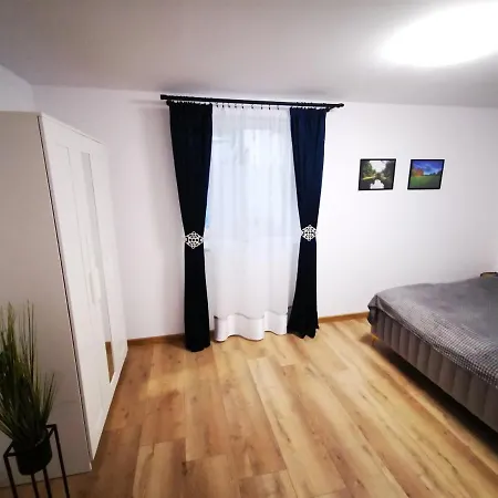 Under The Hill 2 バート・ムスカウ