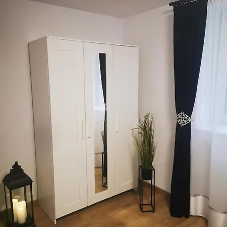 Under The Hill 2 * バート・ムスカウ