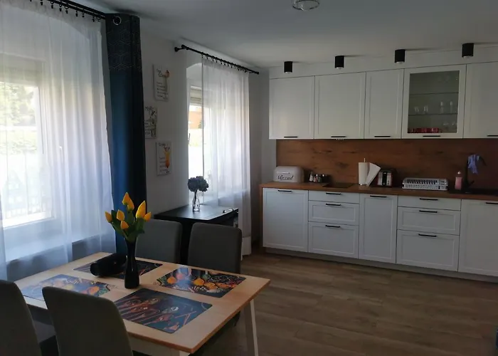 Under The Hill 2 Apartment